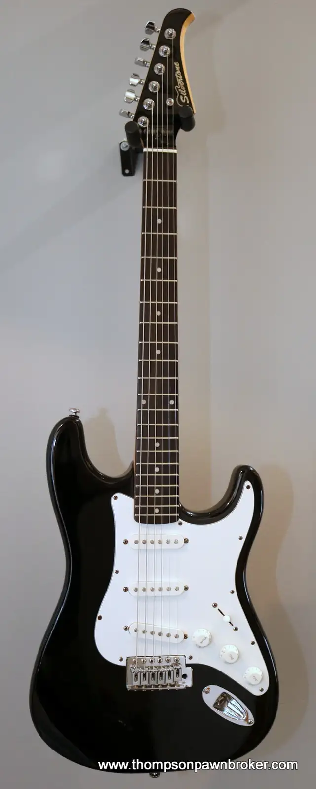 SILVERTONE SS-11BK ELECTRIC GUITAR in Other in Hamilton - Image 3