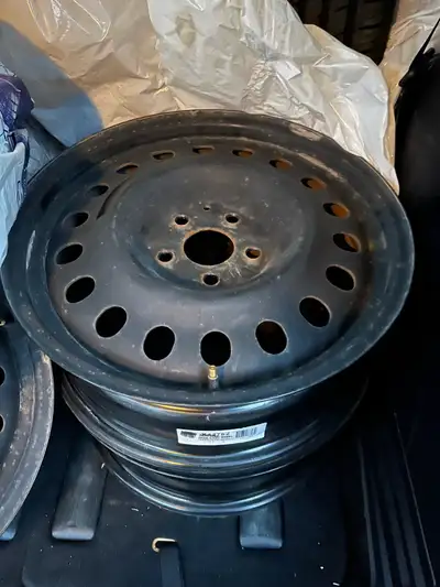 4 steel rims. Size as shown in picture.
