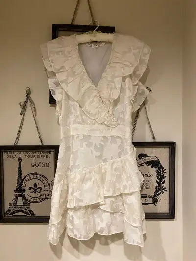 New without tags. Here’s the story… Never worn, was intended as a second dress to change into for re...