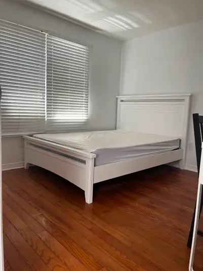 Newly Renovated 2nd Floor Room with Private Washroom -Square One