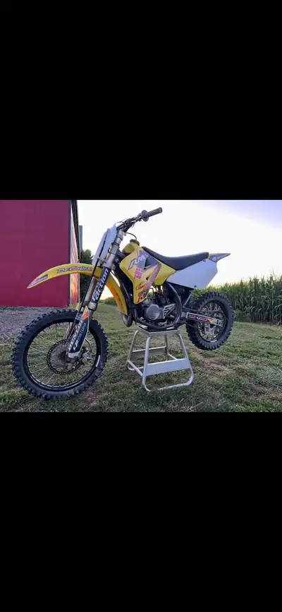 The bike is in good condition and has 80.8 hours. It has quite a few aftermarket parts, including. •...