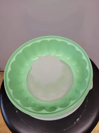 Vintage Tupperware Jel-N-Serve Set, View more