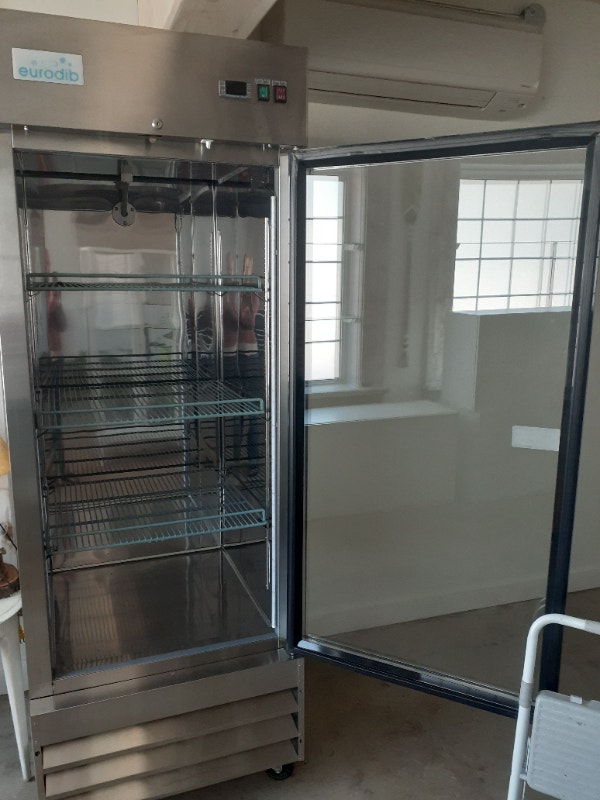 Eurodib CFD1RRGHC 23 cu ft Reachin Glass Door Refrigerator