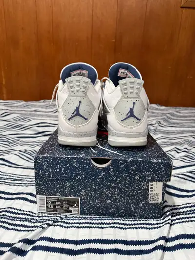 Jordan 4 Retro Midnight Navy, View more