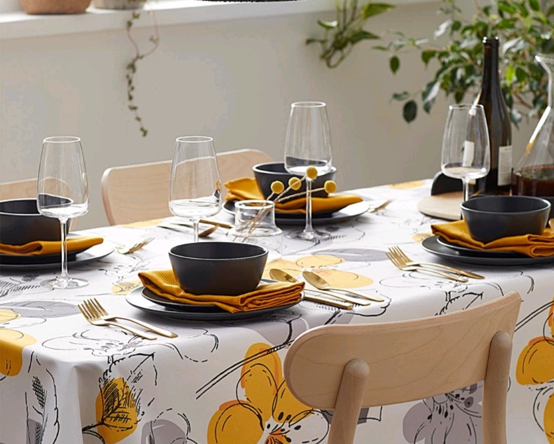 24 table clothes and 100 napkins available Dining Tables & Sets St. Catharines Kijiji