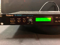 Sampler Roland S-330 12 bit
