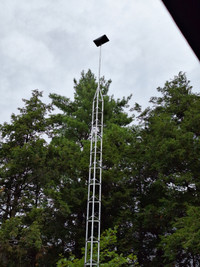 Install and removal of antenna towers