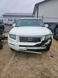 2006 Honda Ridgeline for parts, call or text 204-430-6514 