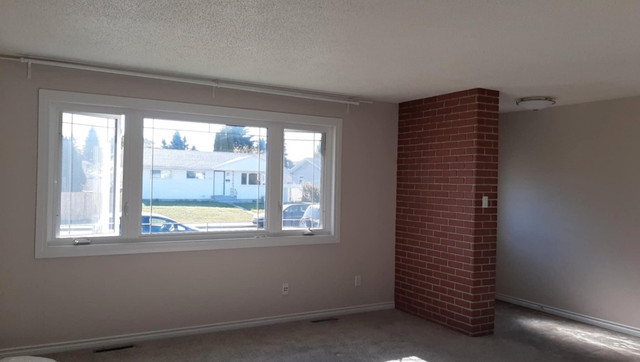 Beautiful,spacious, 1150 sqf,l 3 bedroom top floor- Kilkeny in Long Term Rentals in Edmonton - Image 4