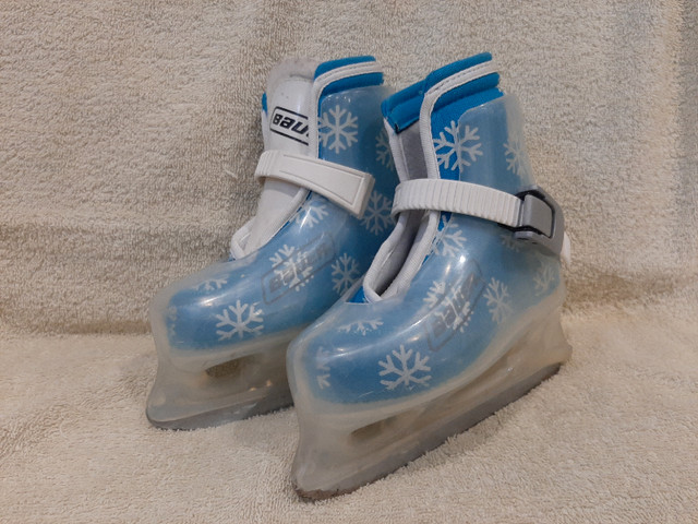 ice skates toddler size 8/9 in Skates & Blades in Oshawa / Durham Region