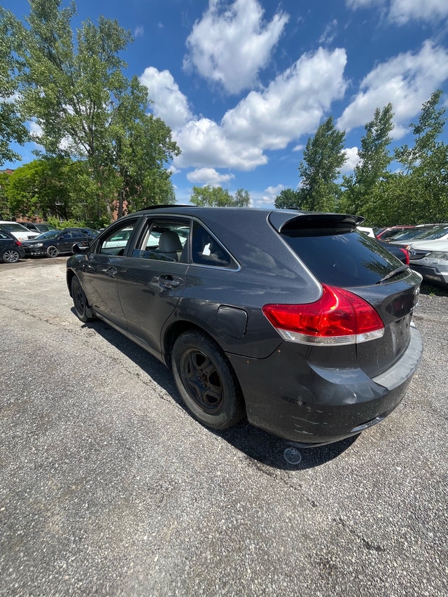 Toyota Venza XLE 2009 — photo 2