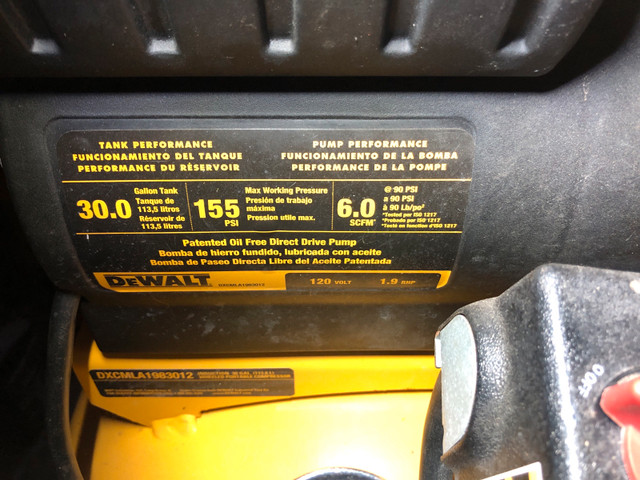 30 Gallon Dewalt Air compressor in Power Tools in Barrie - Image 2