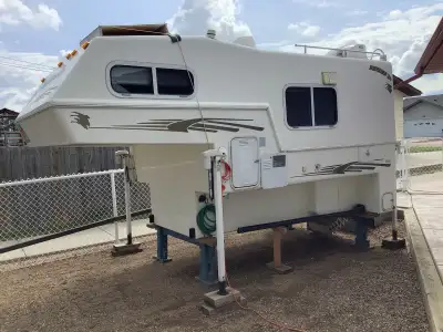 Northern Lite Truck Camper for sale. 2000 Series, super condition. 3 Way fridge. 3 burner stove w/ov...
