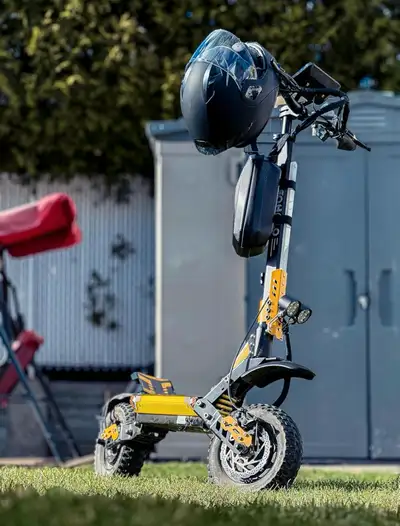 5600W Dual Motor Electric Scooter – 60V | Top Speed 47MPH | 55 Mile Range Selling my brand new elect...