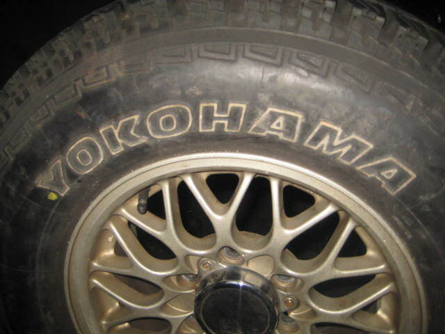 YOKOHAMA GEOLANDAR TIRE 245-75-16, J16X7JJ OFFSET 38 MAG WHEELS dans Pneus et jantes  à Ouest de l’Île - Image 2