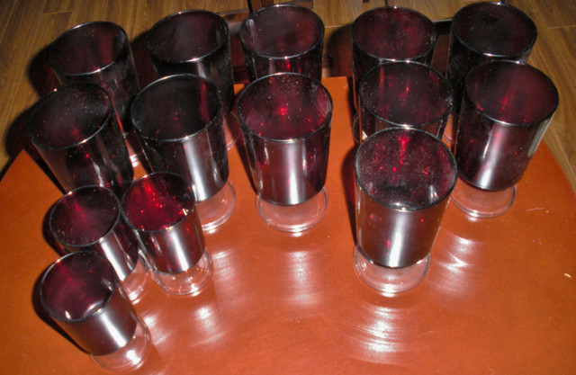 Red Glassware dans Vaisselle et articles de cuisine  à Trenton