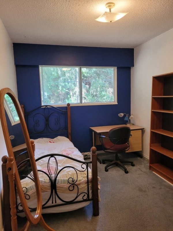 Room for rent in private home, Brentwood Bay Room Rentals & Roommates