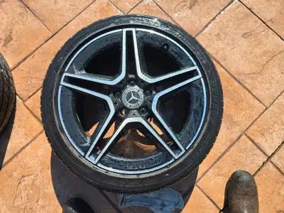 AMG - Mercedes-Benz Alloy Wheels with Dunlop Tires Wheels are new, tire has one more season Tire siz...