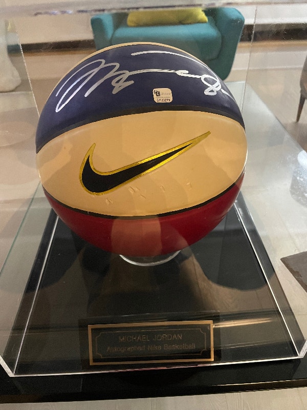 Michael Jordan Signed basketball Arts & Collectibles Vancouver Kijiji