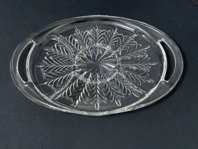 Divided Glass Serving Tray Good condition, no chips. Aprox 16 inches by 11 inches. The tray part, ex...