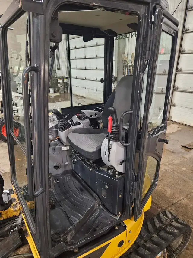 2022 JOHN DEERE 35G MINI EXCAVATOR in Other in Barrie - Image 6
