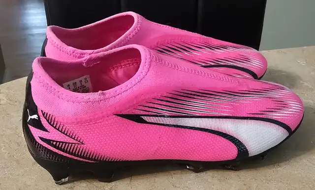 Puma Ultra Match Laceless LL FG/AG Soccer Shoes in Size CA 5.0. in Soccer in Ottawa - Image 4