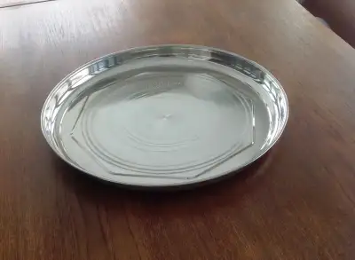 Plateau de service rond en Stainless round serving tray, View more