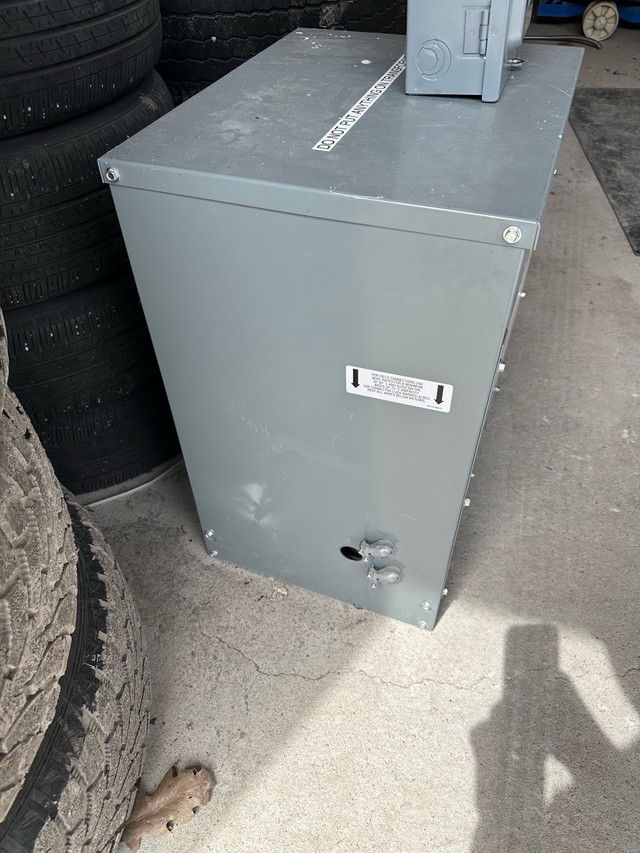 Square D 15 KVA transformer in Other Business & Industrial in Ottawa - Image 3