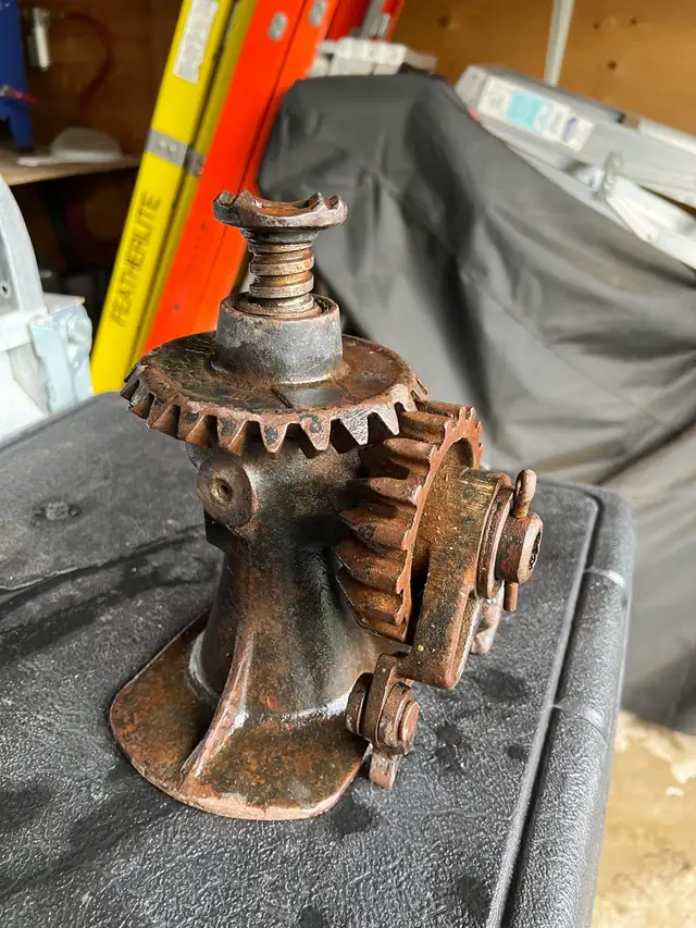 Vintage Car Jack in Arts & Collectibles in Winnipeg - Image 2