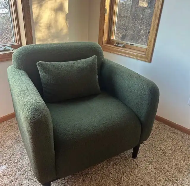 Latitude Run Gizelle Accent Chair from Wayfair  in Chairs & Recliners in Laval / North Shore - Image 2