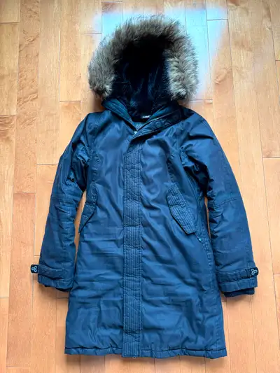 10 Women Jackets (Aritzia, Danier, Guess and more), View more