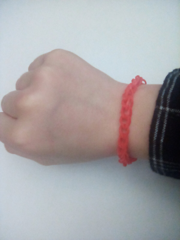 Red bracelet for any size in Jewellery & Watches in Fredericton - Image 2