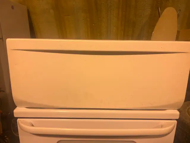 WHITE FRIDGIDAIRE OVEN RANGE FOR SALE!   in Stoves, Ovens & Ranges in Cambridge - Image 7