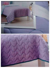 Comforter bed twin size ( 2 sets same partner)