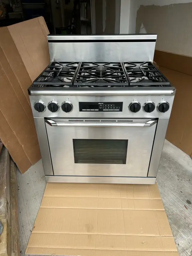 Dacor 36 inch Six Burner Gas Range in Stoves, Ovens & Ranges in Kawartha Lakes - Image 5