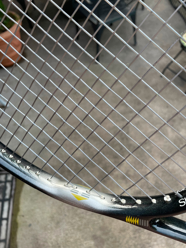 Slazenger Phantom 90. Grip 4 3/8. $140!! dans Tennis et raquettes  à Ville de Montréal - Image 3
