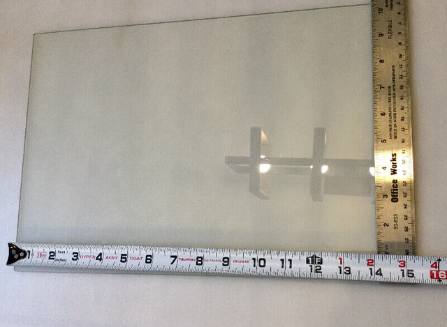 Vitre en verre clair 3 mm (1/8 po) / 14X10 pour projet bricolage |  Décoration intérieure et accessoires | Laval/Rive Nord | Kijiji