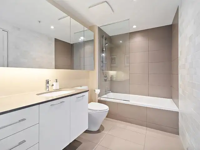 Magnifique 3 ½ + DEN Iles des Soeurs deux pas du REM $2450 in Long Term Rentals in City of Montréal - Image 23