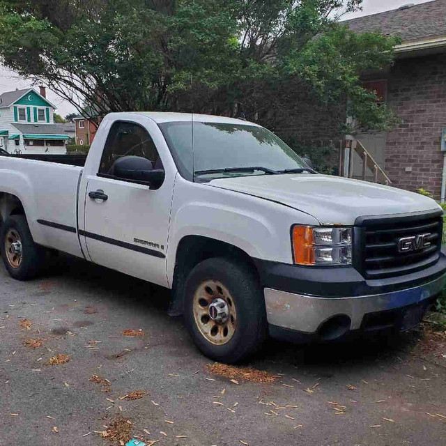 2008 GMC Sierra Low Kms in Cars & Trucks in Cornwall