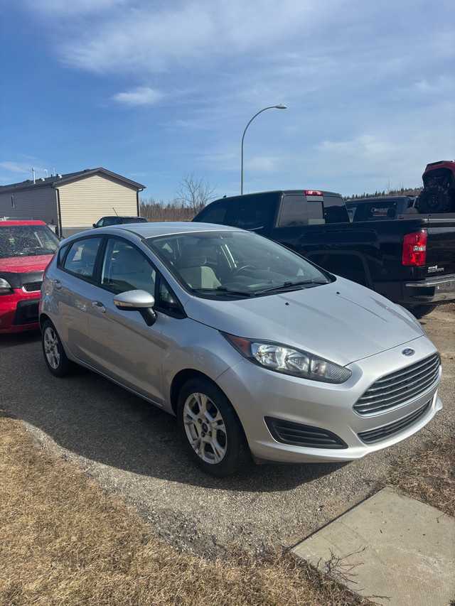 2015 Ford Fiesta SE Hatchback in Cars & Trucks in Edmonton