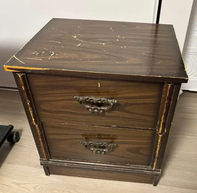  Vintage 2-Drawer Wooden Nightstand / Side Table  in Other Tables in City of Toronto - Image 4