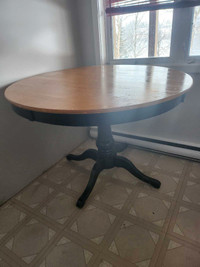 Solid Kitchen pedestal table