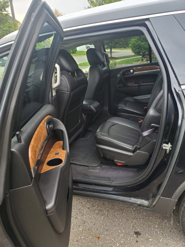 2012 Buick Enclave in Cars & Trucks in Kitchener / Waterloo - Image 3