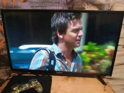 I'm selling a used Sharp Roku 32-inch smart TV that's ready to bring entertainment to your space. It...