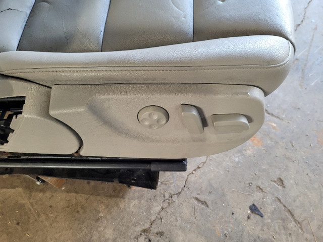 2006Audi A6 c6 3.2  front  seats in Other Parts & Accessories in Red Deer - Image 2