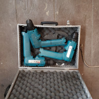 MAKITA DRILL CHARGER AND BATTERY