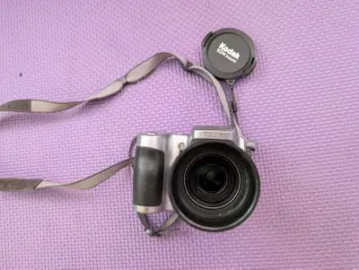 Kodak EasyShare Z740 digital camera, View more