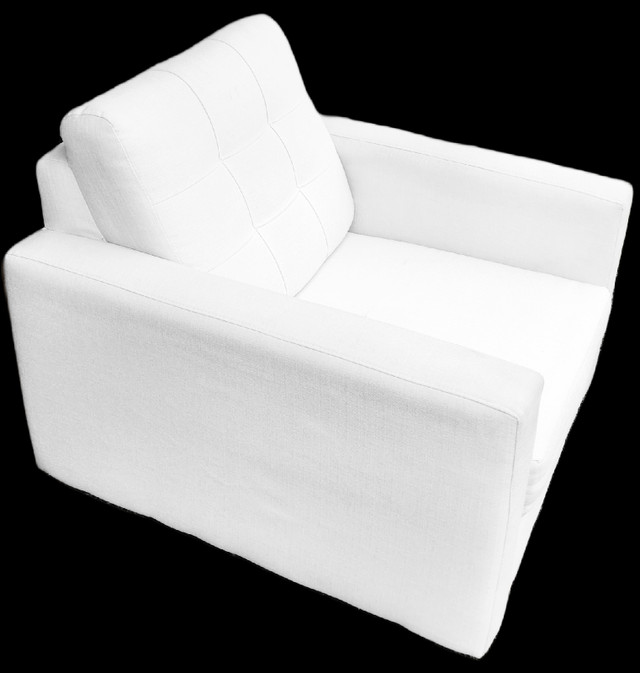 FREE DELIVERY White Armchair / sofa chair sofa / couch in Couches & Futons in Richmond - Image 2