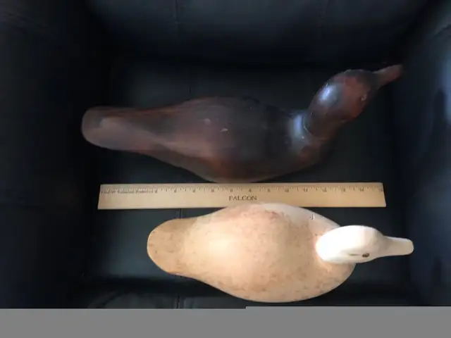 Two wooden duck decoys in Arts & Collectibles in City of Toronto - Image 4