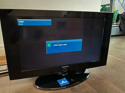 Samsung TV 32 inch  - Not Smart, View more